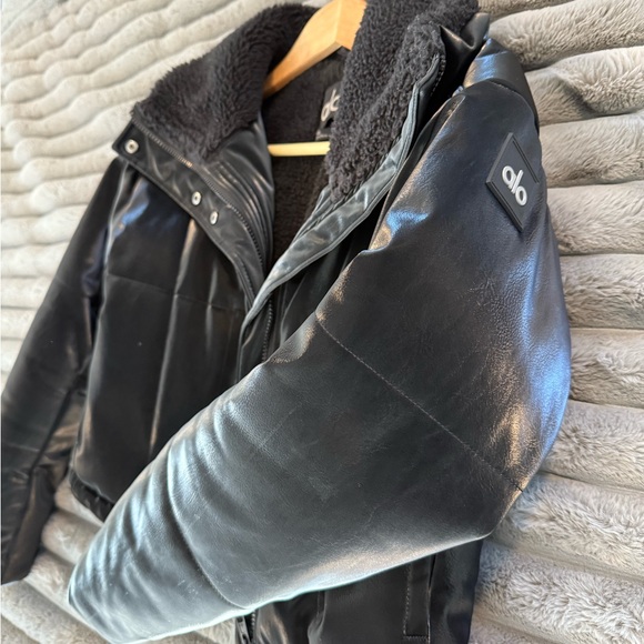 ALO Yoga - Orion Cropped Puffer XS - Picture 6 of 6